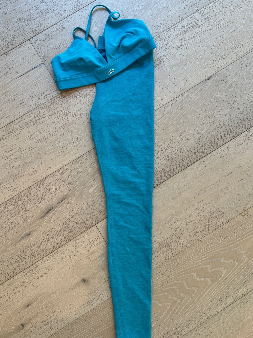 ALO Yoga Teal Leggings set